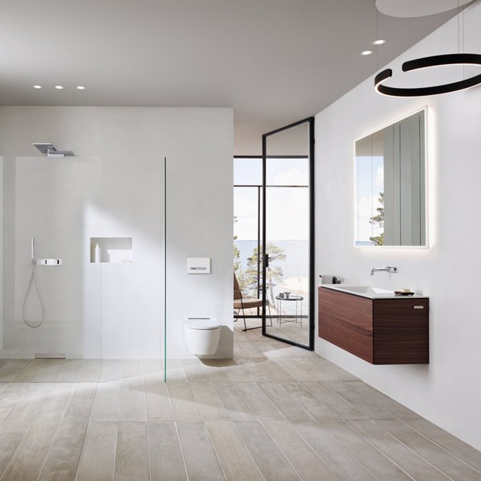 Više čistoće, prostora i fleksibilnosti u cijeloj kupaonici zahvaljujući kupaonskoj liniji Geberit ONE