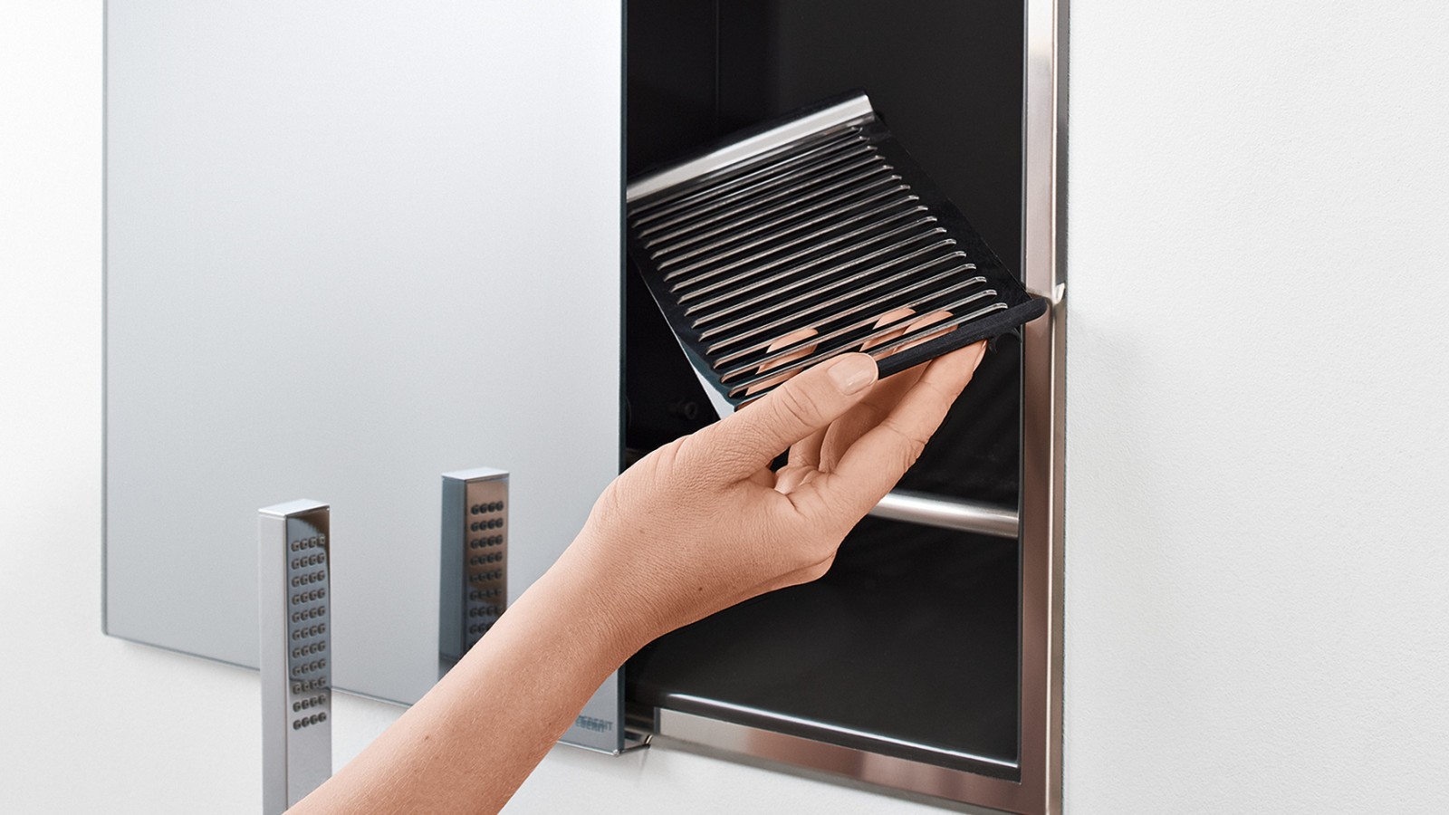 Geberit ONE rješenje za tuš prostor s nišnom kutijom za odlaganje