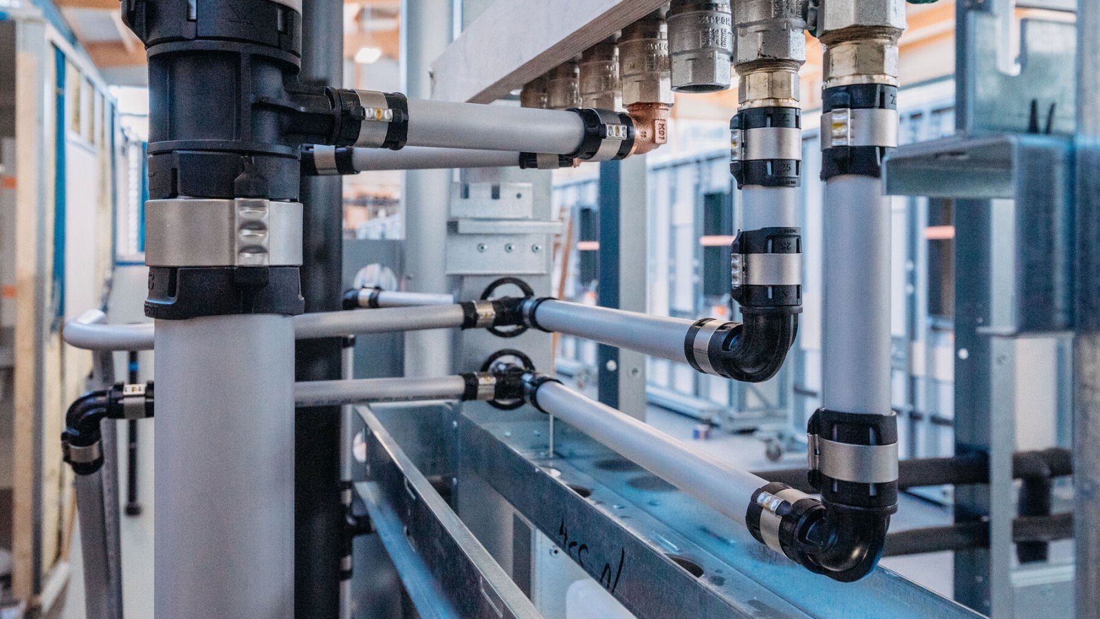 Indikator stiskanja otpada nakon stiskanja, tako da su stisnuti spojevi jasno vidljivi