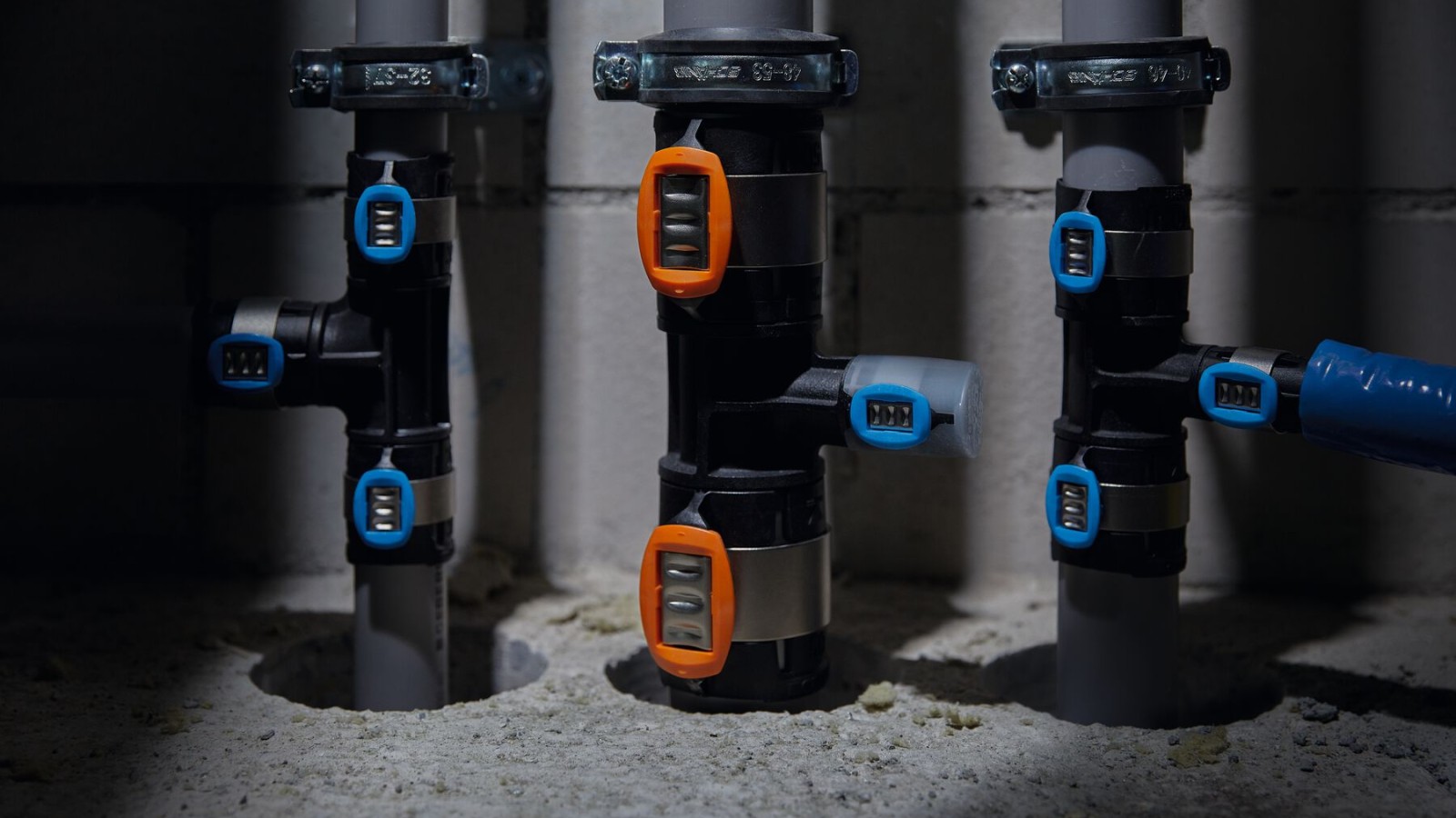 Nestisnuti spoj je također lako vidljiv u mraku Nestisnuti spoj je također lako vidljiv u mraku