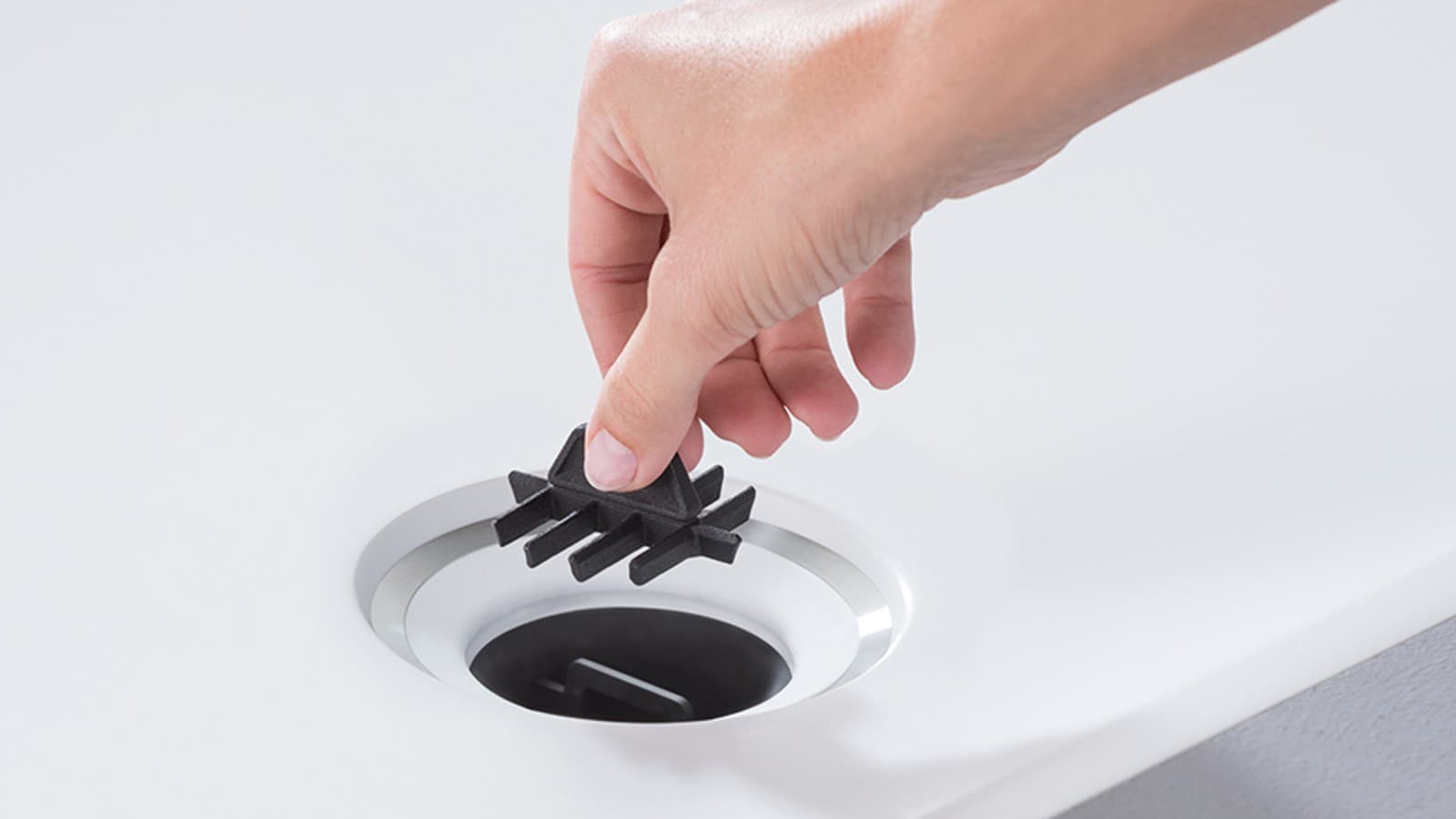 Češalj za sakupljanje nečistoća za površinu za tuširanje Geberit Setaplano Češalj za sakupljanje nečistoća za površinu za tuširanje Geberit Setaplano